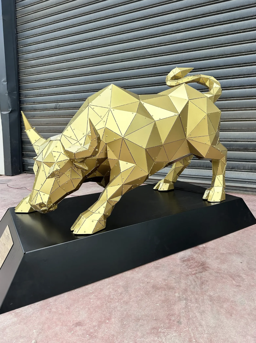 Escultura Toro 3D de Metal | Arte Industrial — vista 2