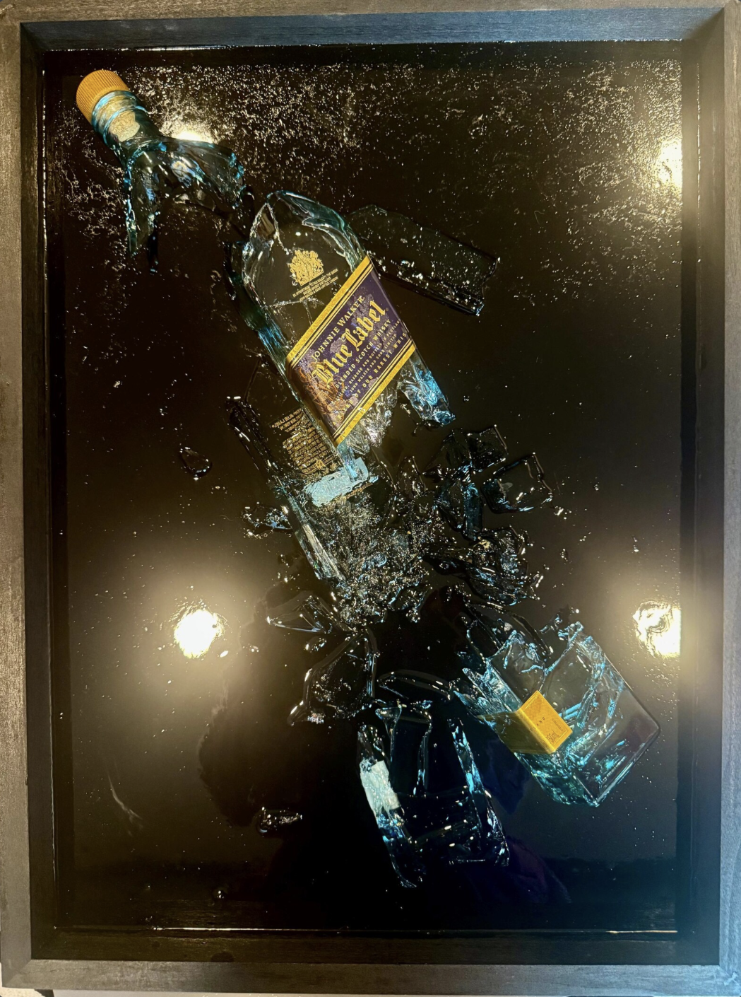 Cuadro 3D de Botella Rota Johnnie Walker Blue Label — vista 3