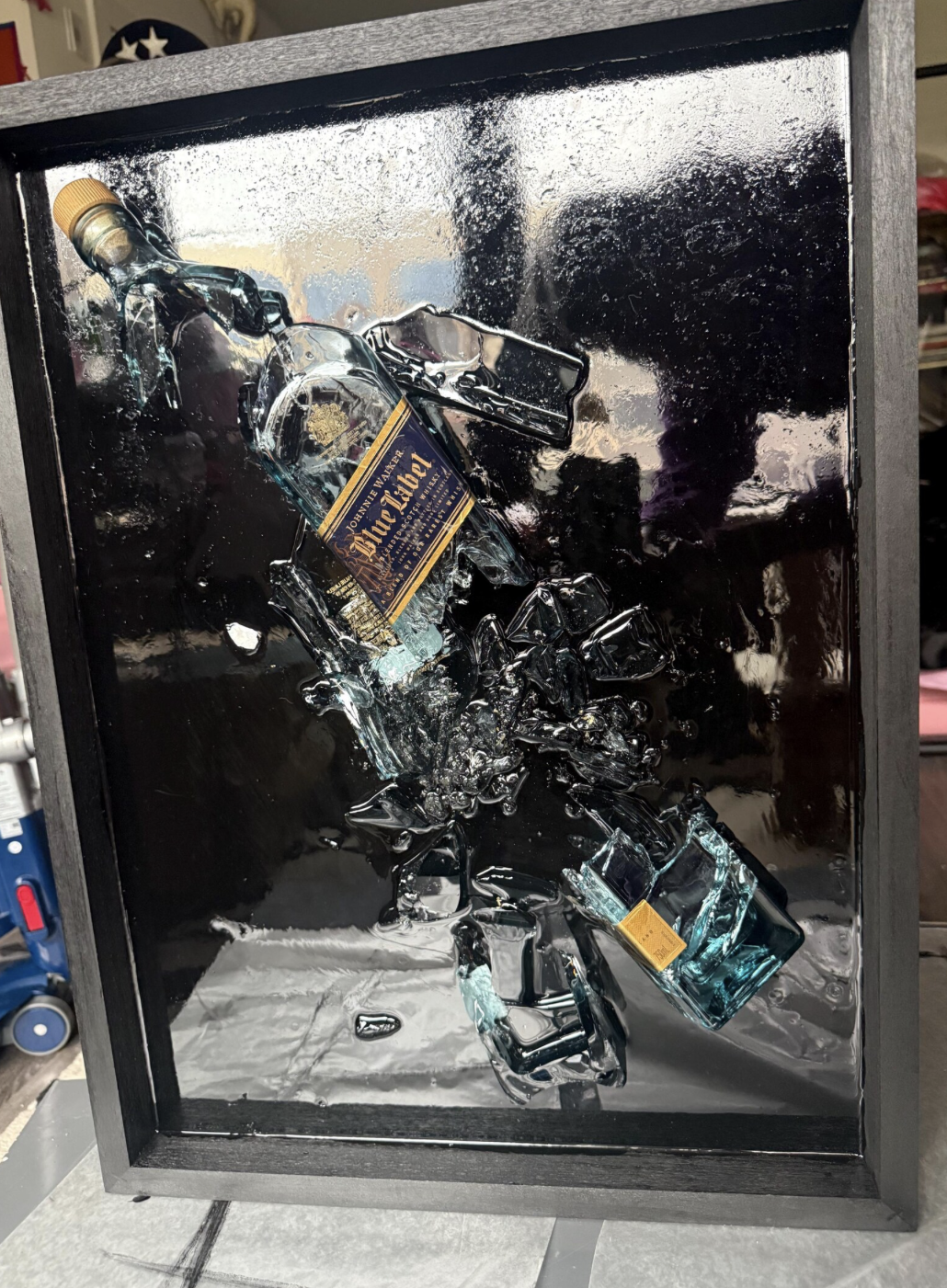 Cuadro 3D de Botella Rota Johnnie Walker Blue Label — vista 7