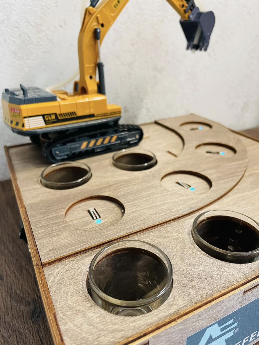 Dispensador de Whisky con Forma de Excavadora — vista 5