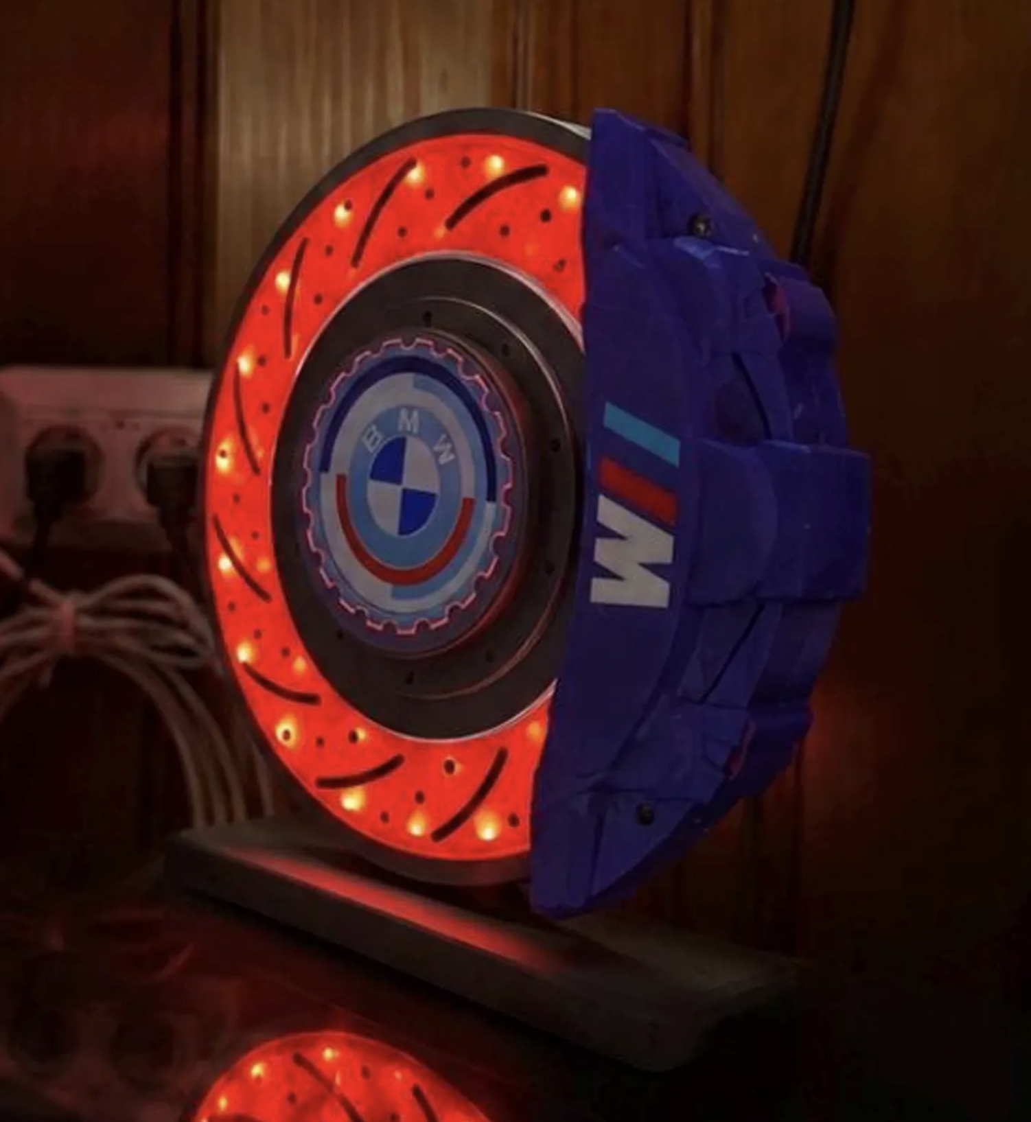 Lámpara LED con Forma de Pinza de Freno BMW M — vista 2