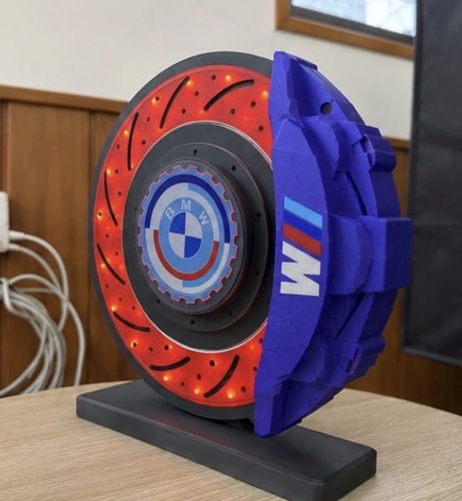 Lámpara LED con Forma de Pinza de Freno BMW M — vista 3