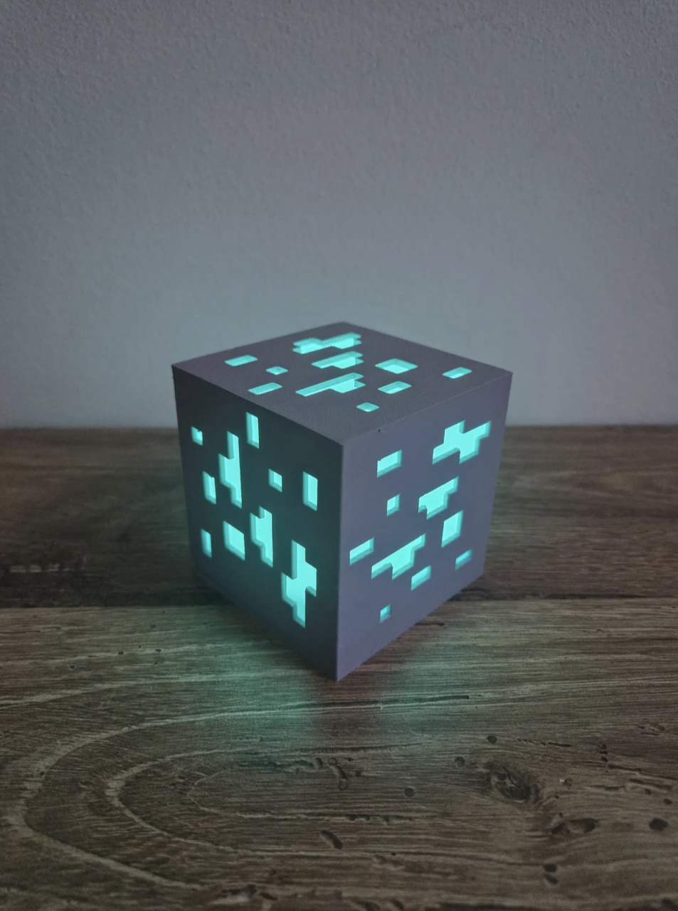 Lámpara de Bloque de Minecraft Impresa en 3D — vista 2