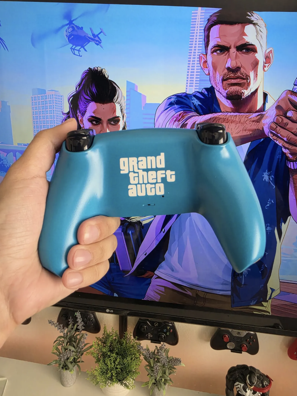 NOMBRE Mando PS5 DualSense Personalizado con Temática de GTA — vista 4